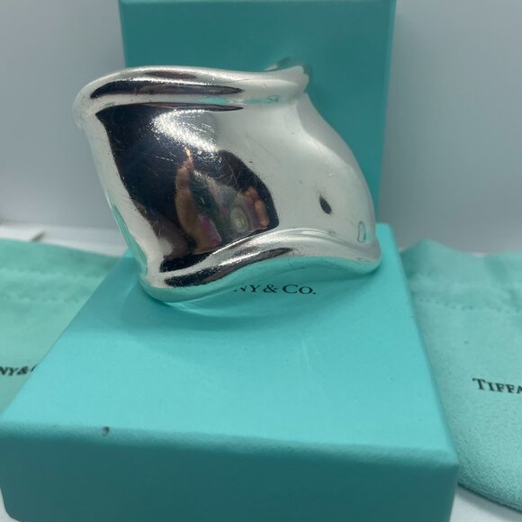 Tiffany & Co. Silver Elsa Peretti Bone Cuff Left Hand Medium 6" Circumference - Picture 4 of 16